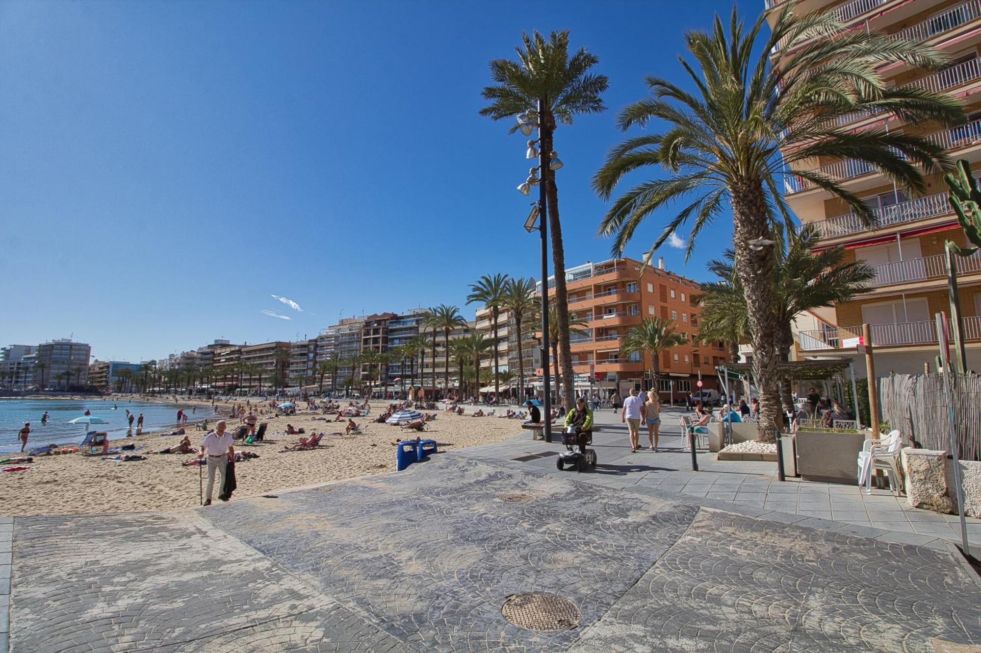 Maravilloso Vistas Al Mar, En Primera Linea Playa Torrevieja Exterior photo